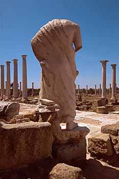 Statuen im römischen Gymnasium, Salamis, Nordzypern