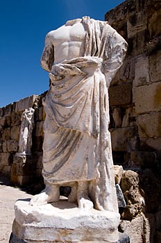 Statuen im römischen Gymnasium, Salamis, Nordzypern